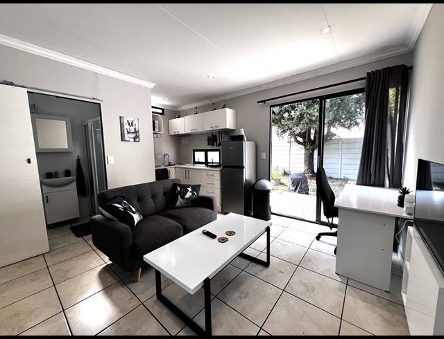 1 BEDROOM APARTMENT TO LET IN TABLE VIEW